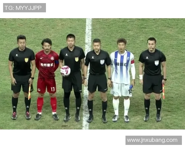 上海足球队在邀请赛中以67分稳居积分榜首位争夺冠军希望依然强劲 上海足球队在邀请赛中以67分稳居积分榜首位争夺冠军希望依然强劲